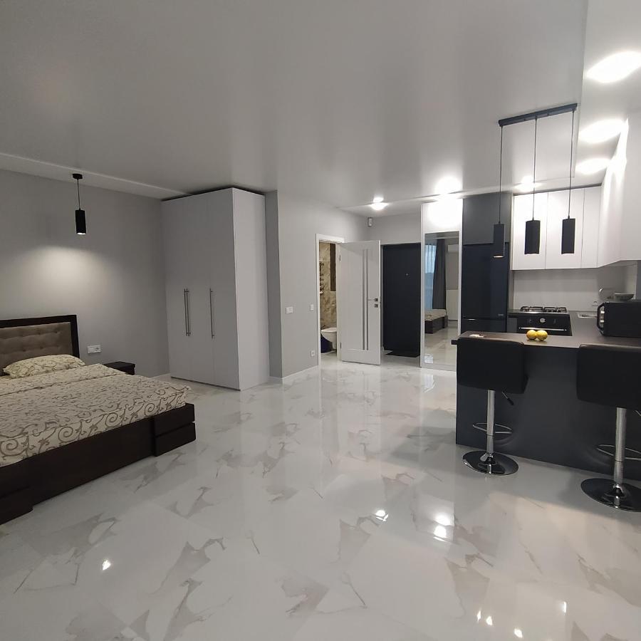 Vip Apartment Near Center Lviv Exteriör bild