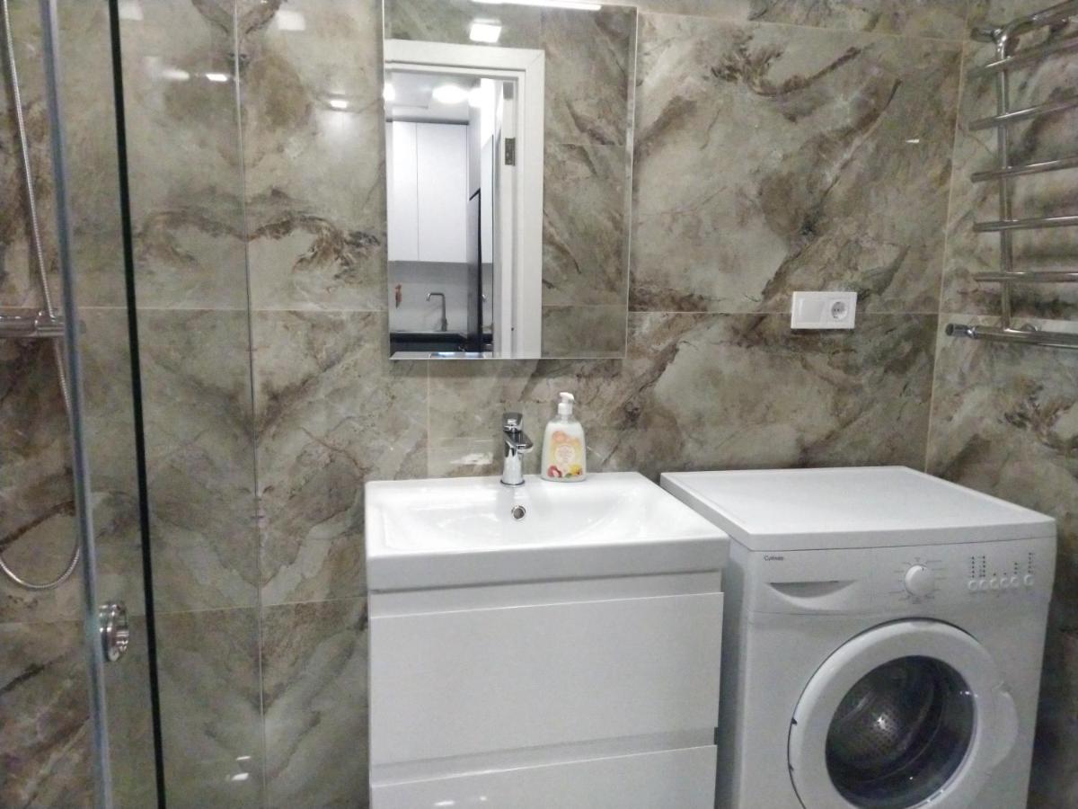 Vip Apartment Near Center Lviv Exteriör bild