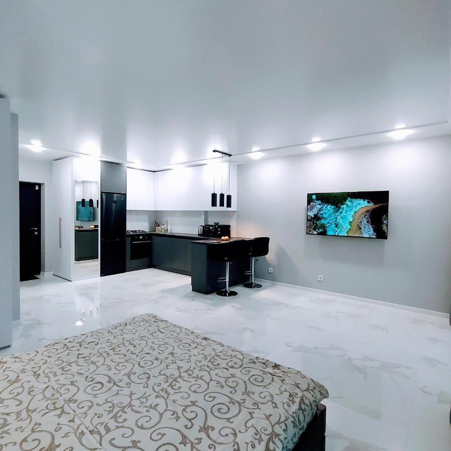 Vip Apartment Near Center Lviv Exteriör bild